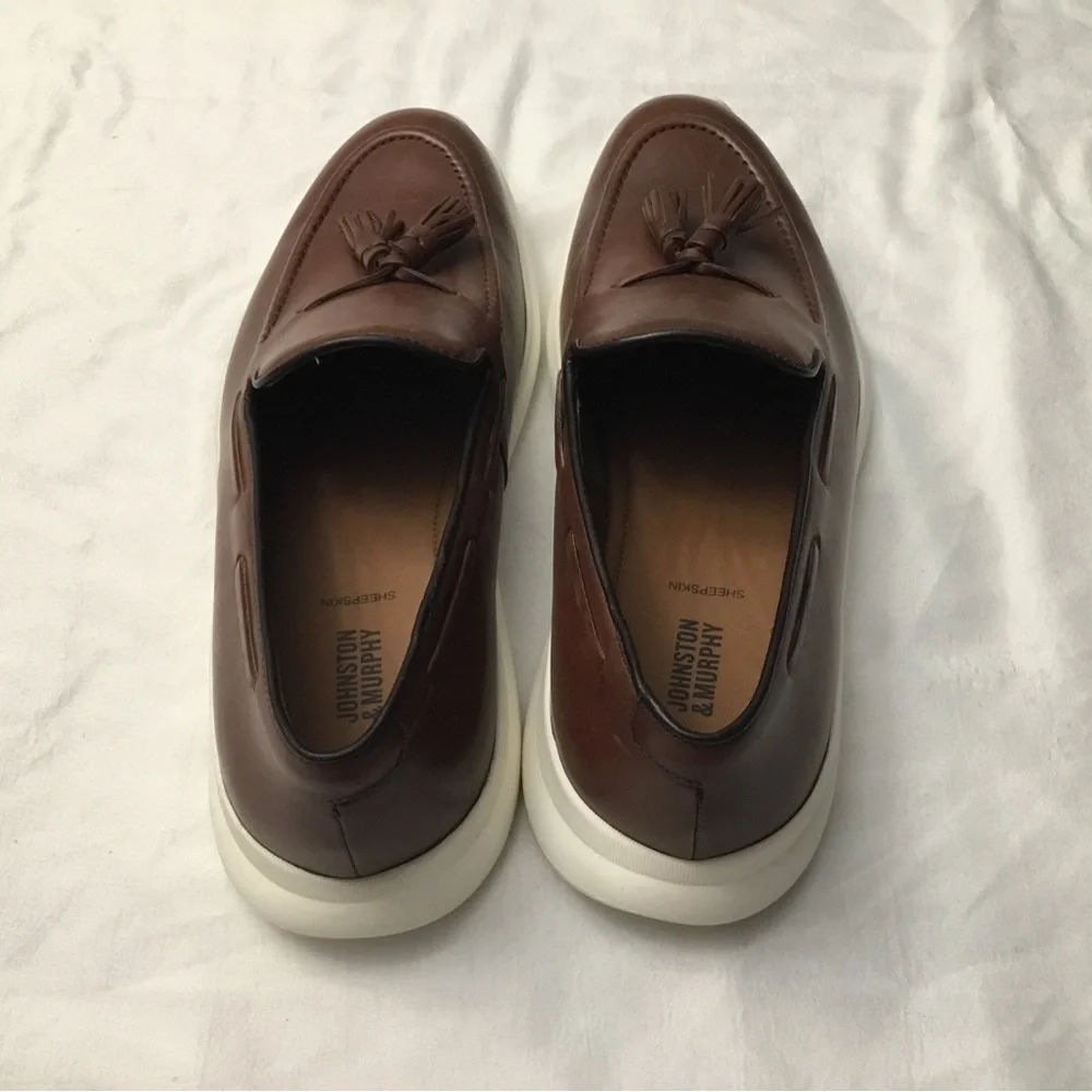 JOHNSTON & MURPHY Sleek Brown and White Slip-On Loafers for Casual Comfort